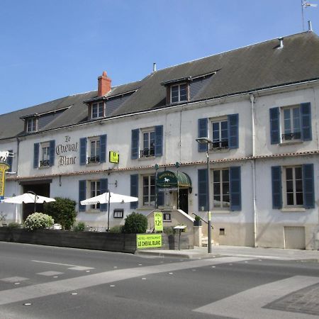 Logis Hostellerie Du Cheval Blanc Сант-Мур-дьо-Турен Екстериор снимка