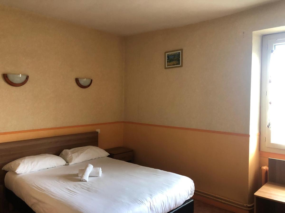Logis Hostellerie Du Cheval Blanc Сант-Мур-дьо-Турен Екстериор снимка