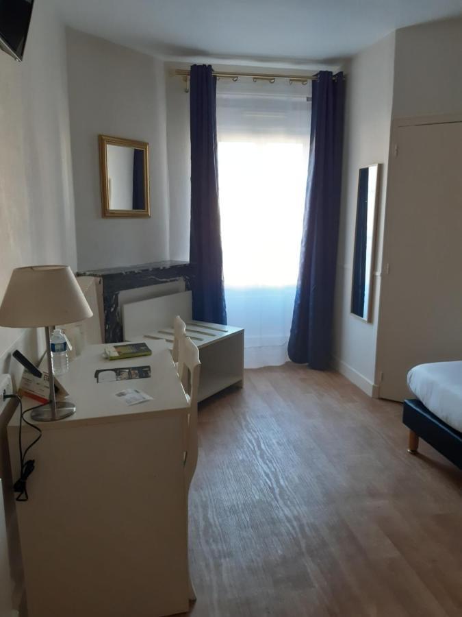 Logis Hostellerie Du Cheval Blanc Сант-Мур-дьо-Турен Екстериор снимка