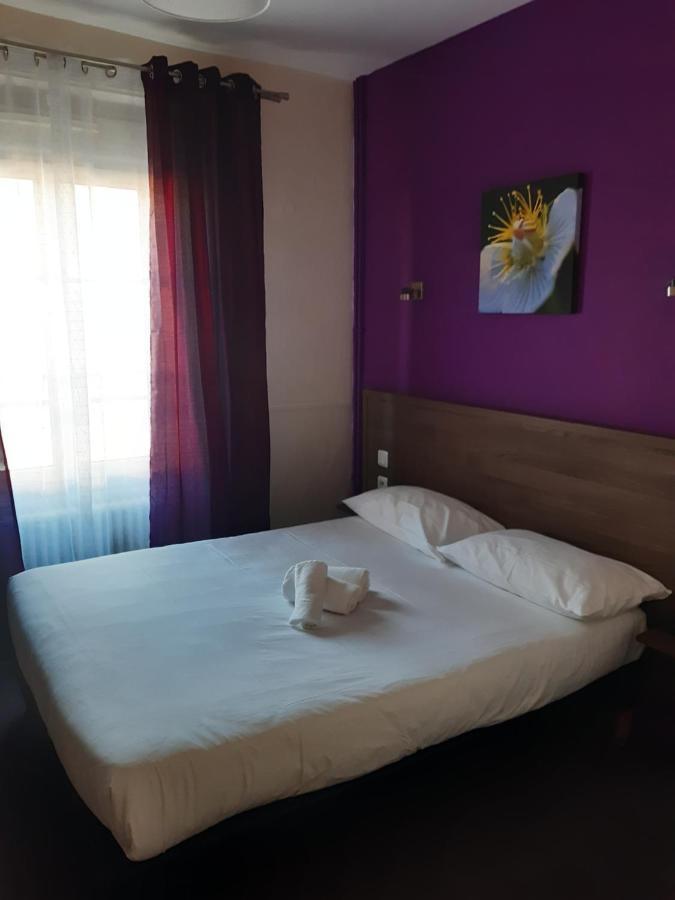 Logis Hostellerie Du Cheval Blanc Сант-Мур-дьо-Турен Екстериор снимка
