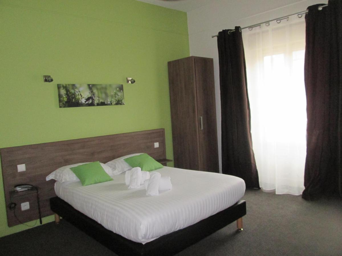Logis Hostellerie Du Cheval Blanc Сант-Мур-дьо-Турен Екстериор снимка