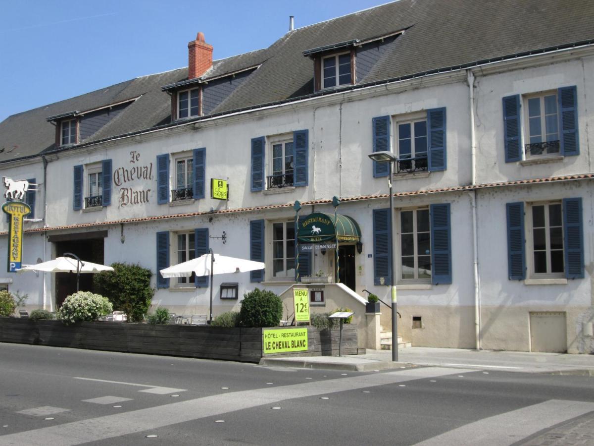 Logis Hostellerie Du Cheval Blanc Сант-Мур-дьо-Турен Екстериор снимка