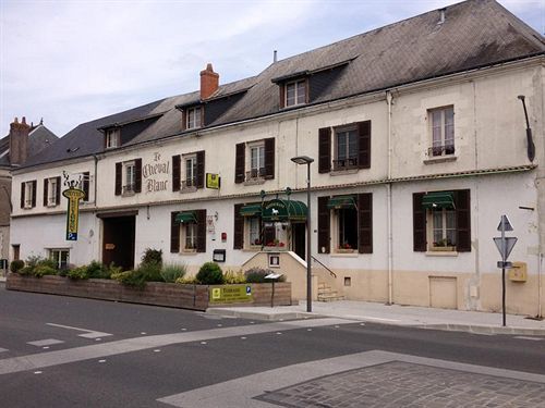 Logis Hostellerie Du Cheval Blanc Сант-Мур-дьо-Турен Екстериор снимка