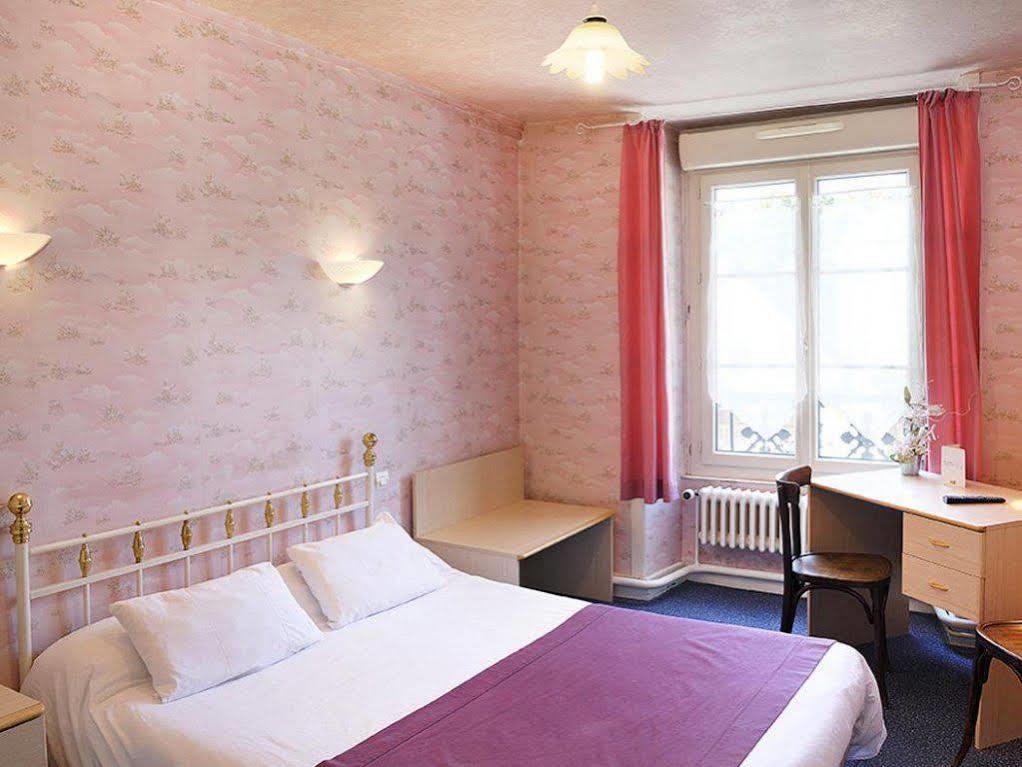 Logis Hostellerie Du Cheval Blanc Сант-Мур-дьо-Турен Екстериор снимка