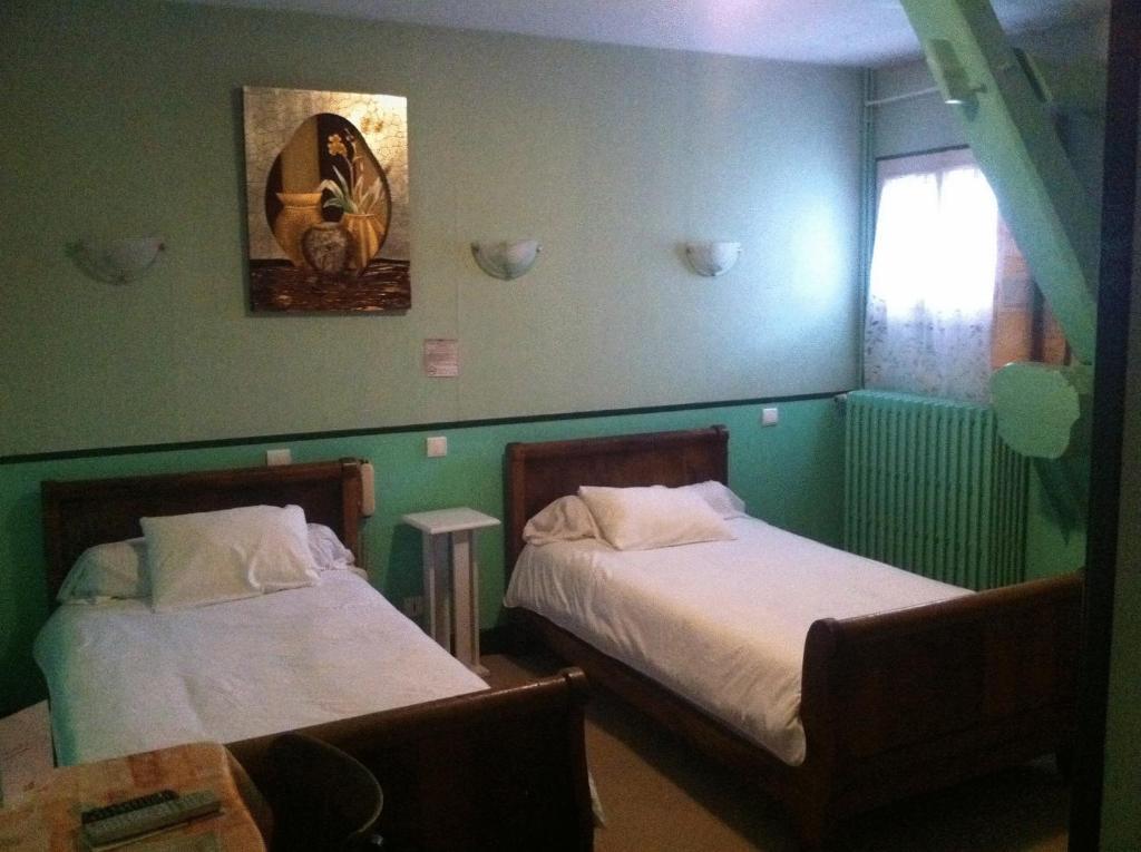 Logis Hostellerie Du Cheval Blanc Сант-Мур-дьо-Турен Стая снимка